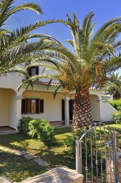 Iss Travel, Ambra Apartments - 800 M From La Cinta Beach San Teodoro  Exterior photo